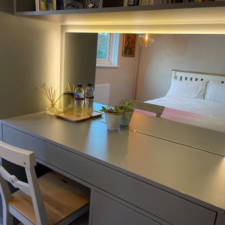 Spacious Double Room With Private Bathroom In Quiet Area Only 20 Min To Central London Streatham Vale Екстер'єр фото